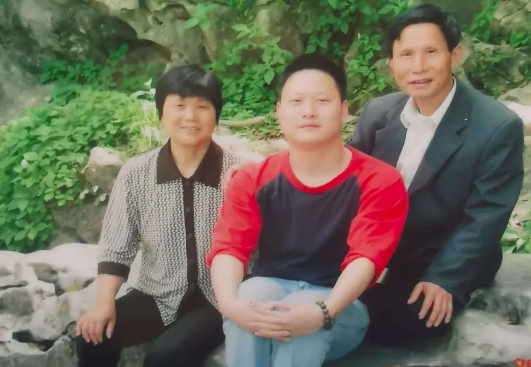 绳语连心：生死拍档水底寻尸