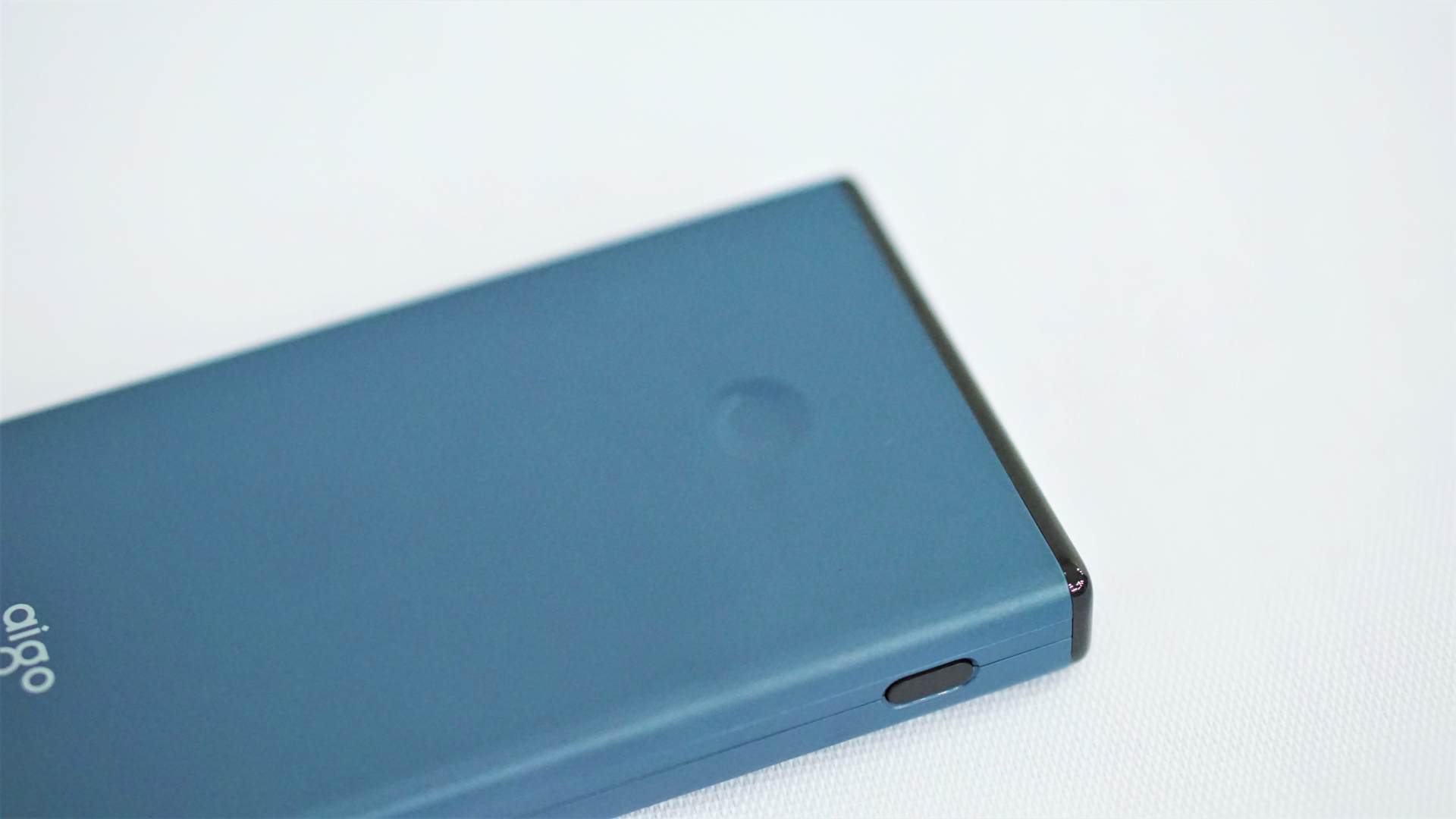 便捷充电新体验aigo电源,AIGO快充移动电源