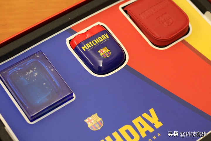 巴萨联名款剃须刀,日本刀头+德国材质打造,价值超过它的价格