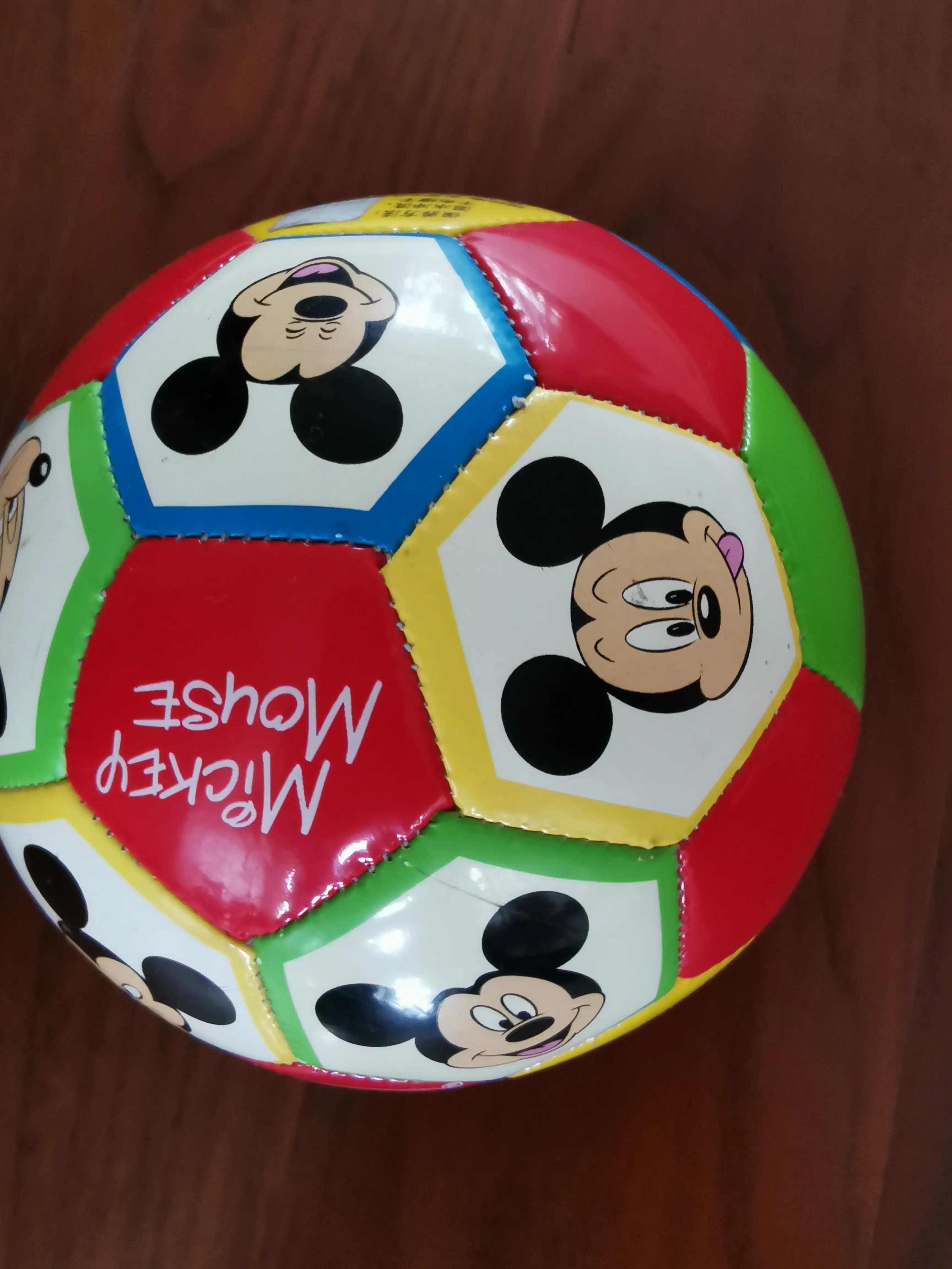 幼儿园里老师让我们拍球,怎样教幼儿园小孩练习拍球