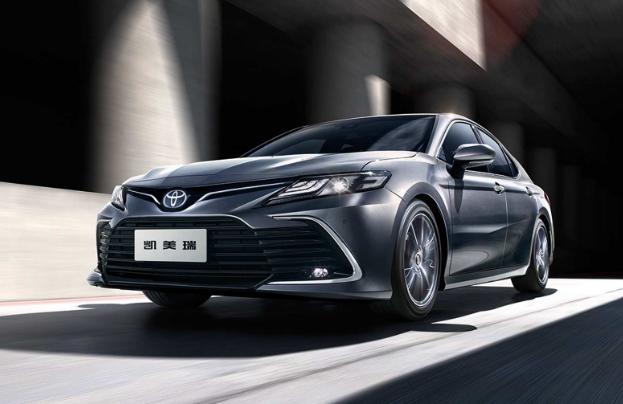 全新丰田凯美瑞2.5g豪华版,商务两不误的轿车