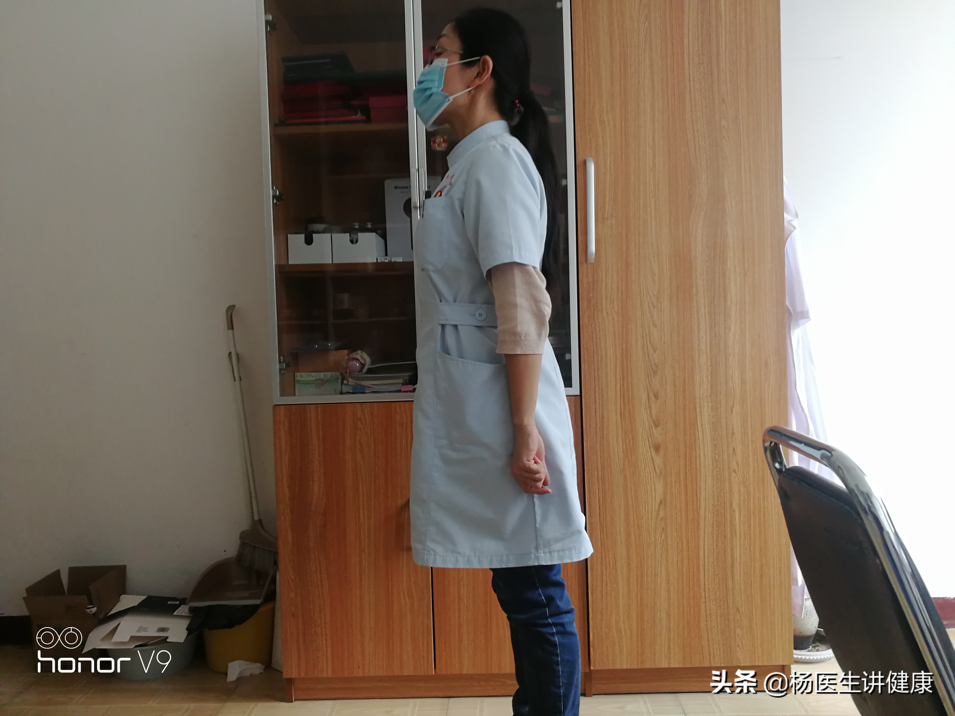 怎样做颈椎康复治疗操,一套颈椎按摩操5分钟治疗颈椎病