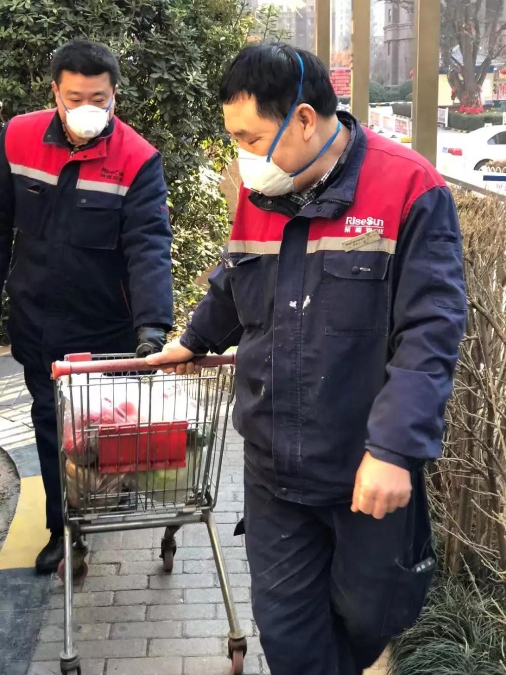 疫情无情人有情爱心蔬菜送一线,疫情无情民生有爱送菜到家暖人心