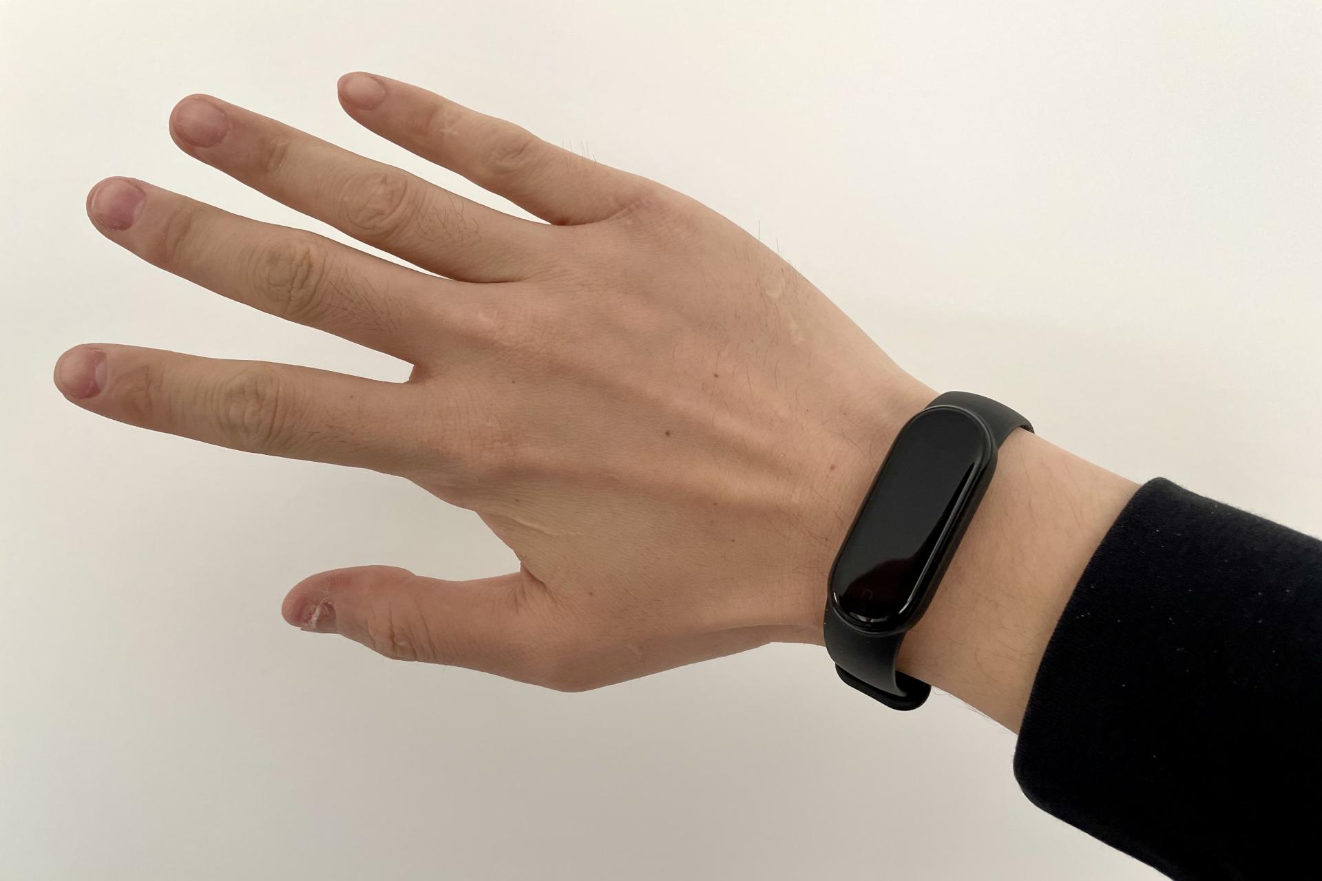 小米手环6和小米手表color选哪个,小米手环6测评普通版说明