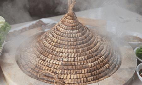 云南特色蒸汽石锅鱼什么鱼最好,特色美味云南蒸汽石锅鱼