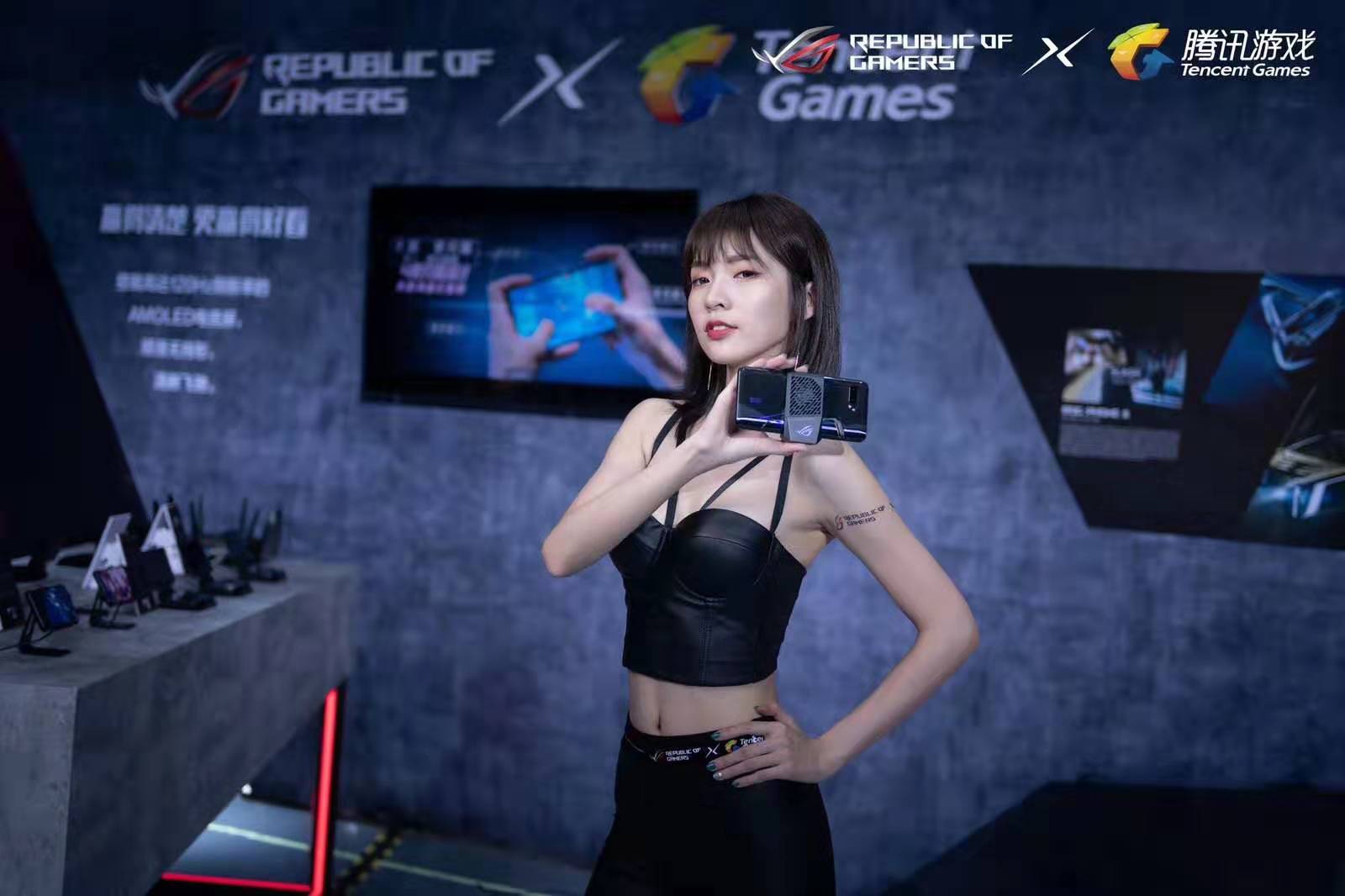 rog游戏手机2尊享版,rog游戏手机2全套