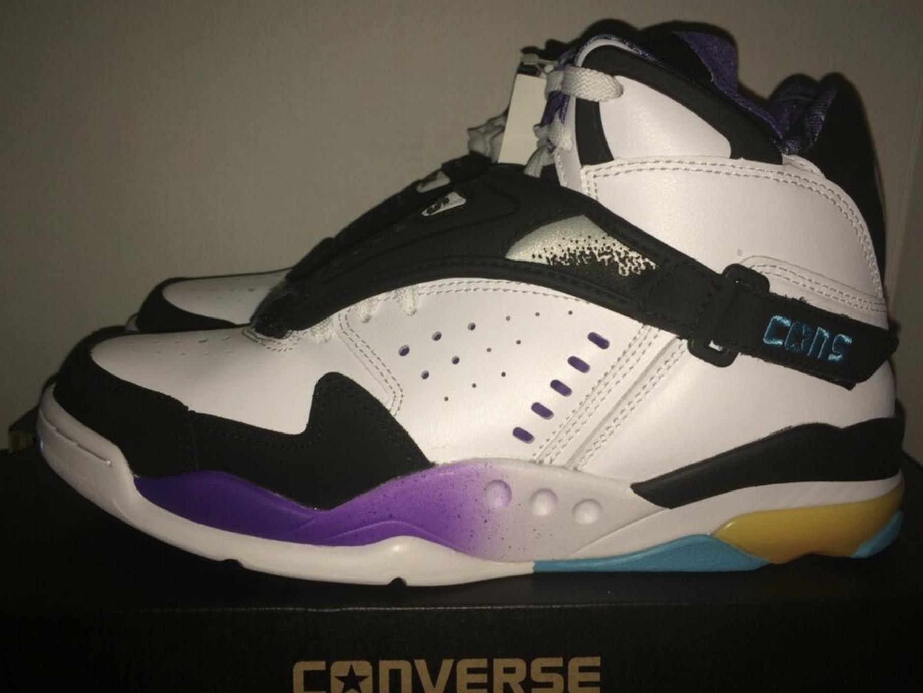 郑伊健纽约街头,郑伊健现身年代秀