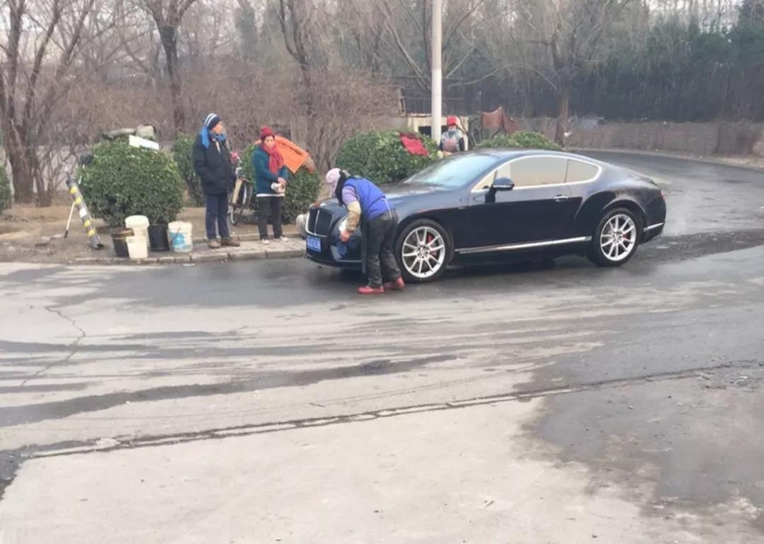 洗车店轮胎油会腐蚀轮胎吗,轮胎保养膏对轮胎有伤害吗