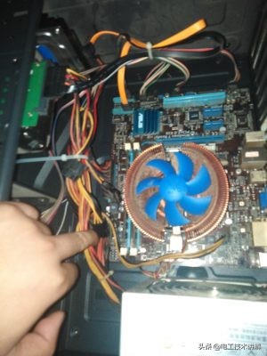 检测控制器输出电压,台式机电源怎么测量电压