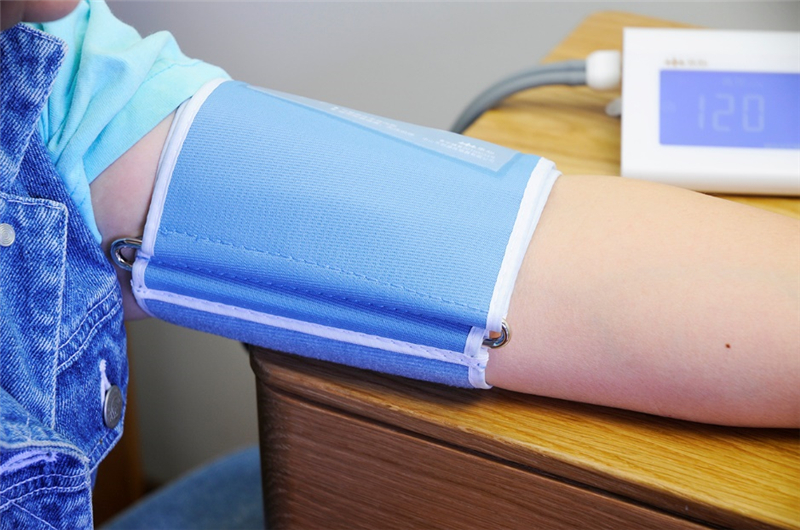 乐心血压计i7怎么激活app,乐心双管血压计i7蓝牙版怎样用