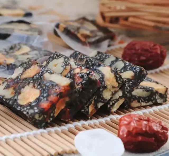 阿胶糕女人吃了有什么用,阿胶糕女人吃的有什么好处