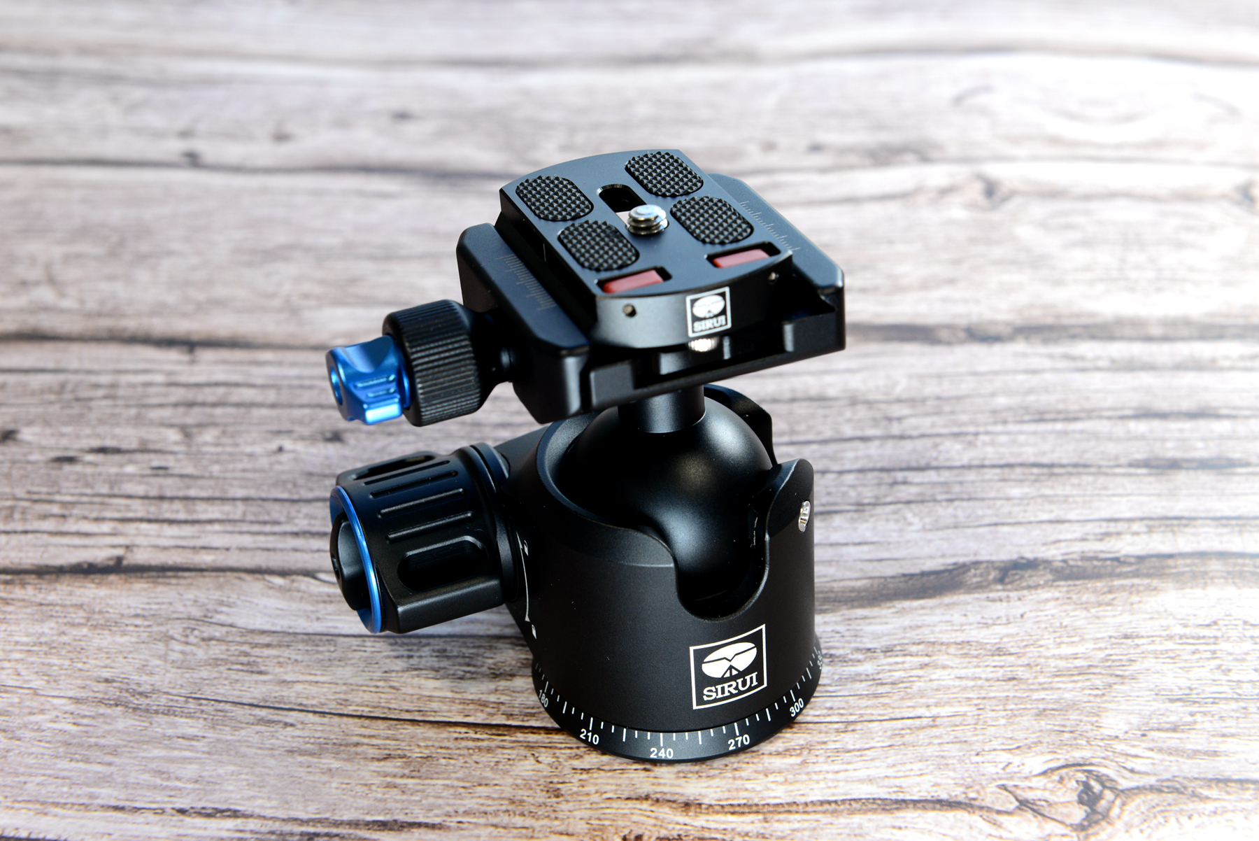 摄影好帮手,思锐便携碳纤维三脚架