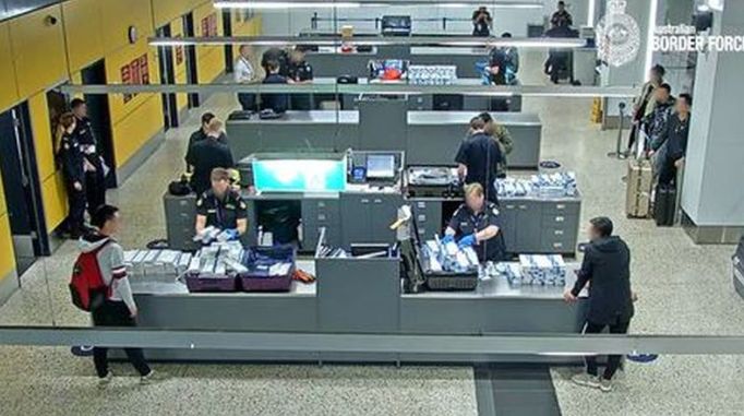 中国旅客被关小黑屋,6名中国人在澳洲被抓