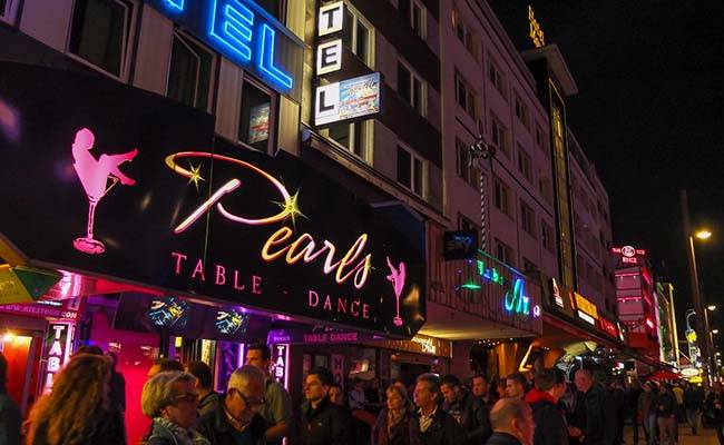 欧洲最大的ji院—绳索大街，为什么欧洲最大的红deng区在德国？