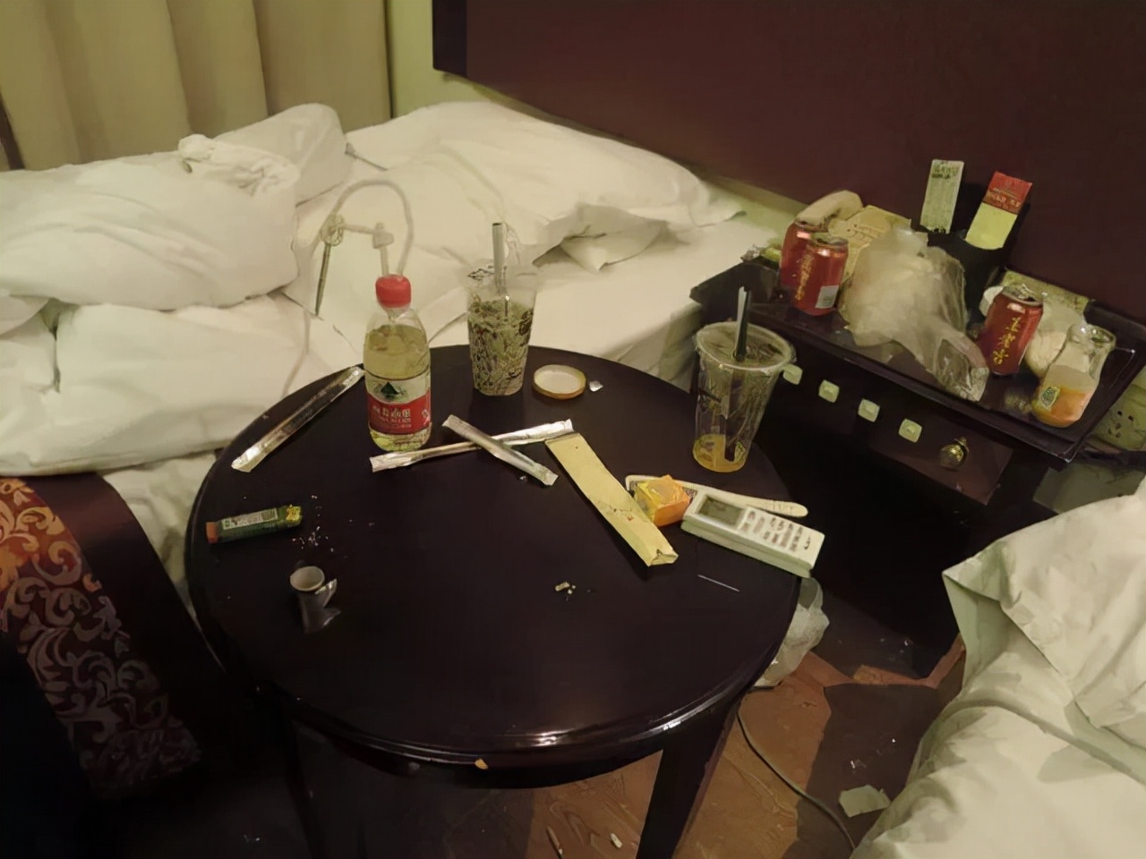 男女住酒店违法吗,男女自愿同住酒店合法吗