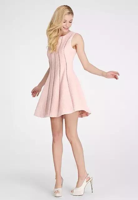 白天穿的晚礼服怎么选,晚礼服怎么选尺码