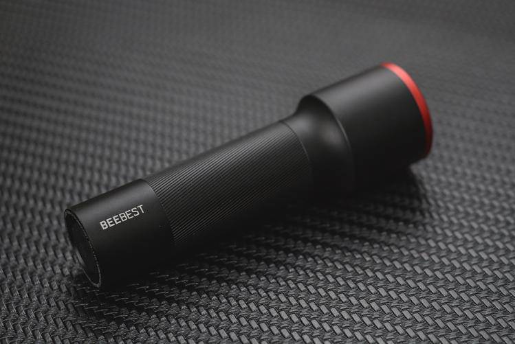 极蜂强光手电筒好吗,极蜂手电筒有哪些问题