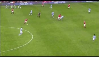 精确制导克罗斯皇马精准长传技艺,斯科尔斯英超最佳长传手