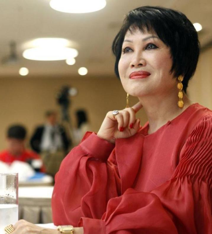 靳羽西人生经历,靳羽西个人经历