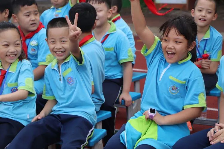 百花小学2023运动会,百花小学足球比赛视频