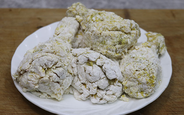 如何在家做外酥里嫩的炸鸡腿,教你做香酥炸鸡腿外皮酥脆