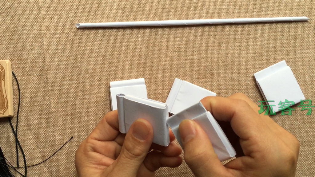 驳壳枪折法图片,80后驳壳枪折纸