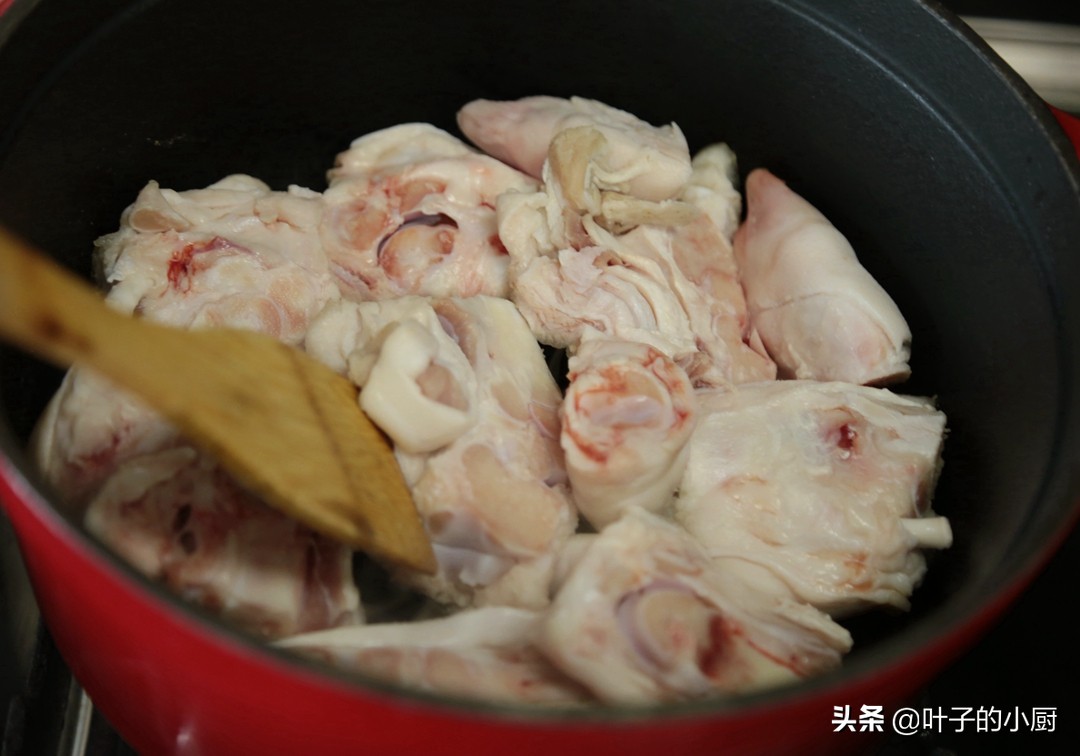 猪蹄炖好后有很大腥味怎么解决,做熟的猪蹄有腥味怎么补救