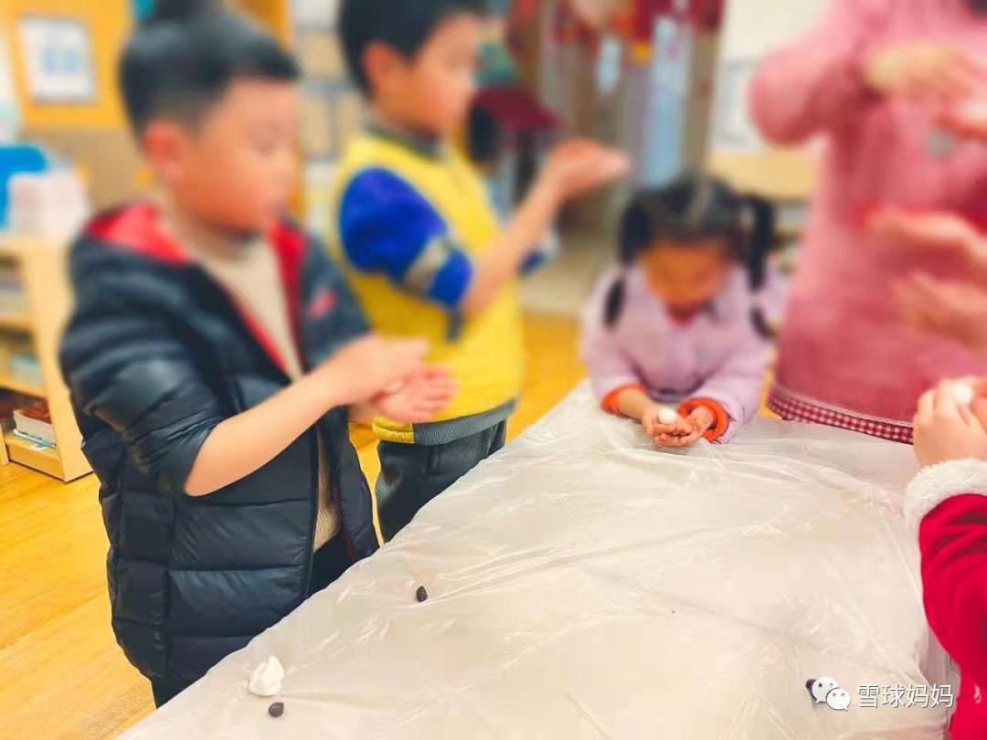 孩子在幼儿园都干啥,小孩儿在幼儿园里干啥