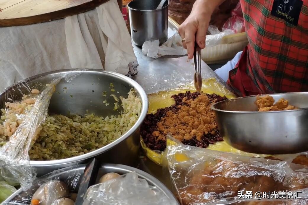 七旬老太太做包子,上海最老的粢饭团