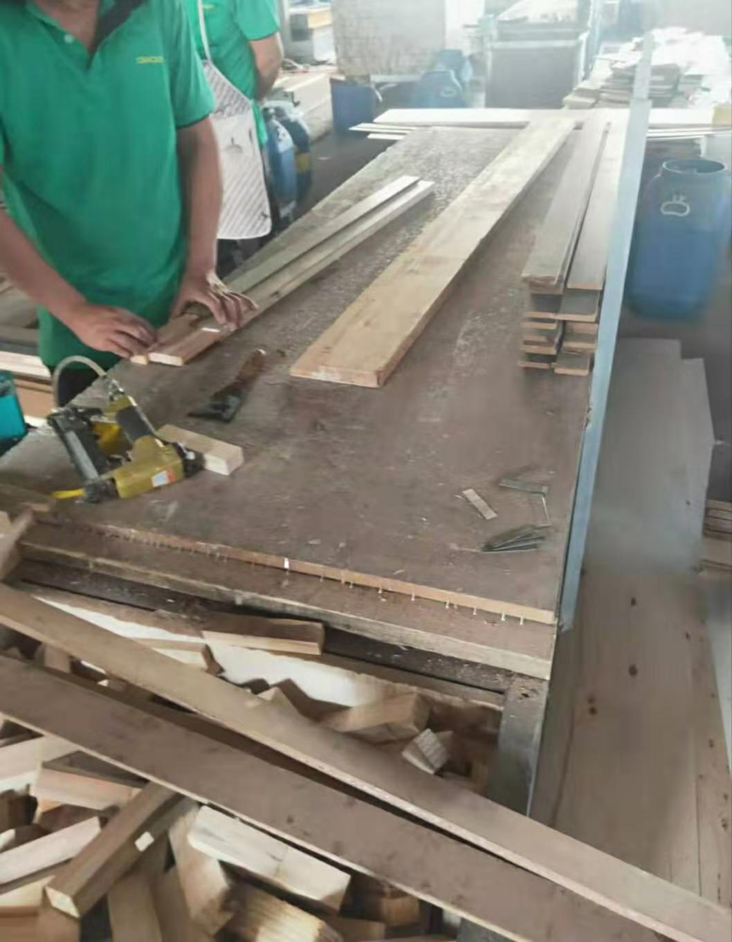 深入车间了解产品生产工艺,揭秘木门生产流程