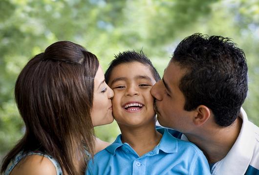 爸爸假扮变形金刚,爸爸看变形金刚