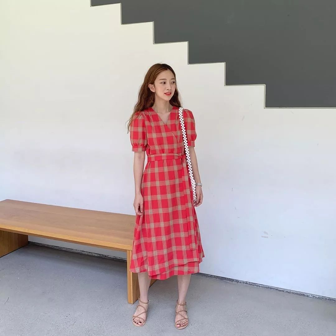 夏季穿亚麻的衣服好还是纯棉的好,夏天穿亚麻舒服还是棉舒服