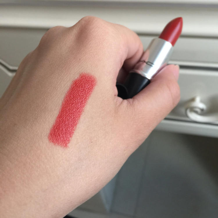 ysl最滋润的口红是哪一款,你用过最丑的口红色号是什么