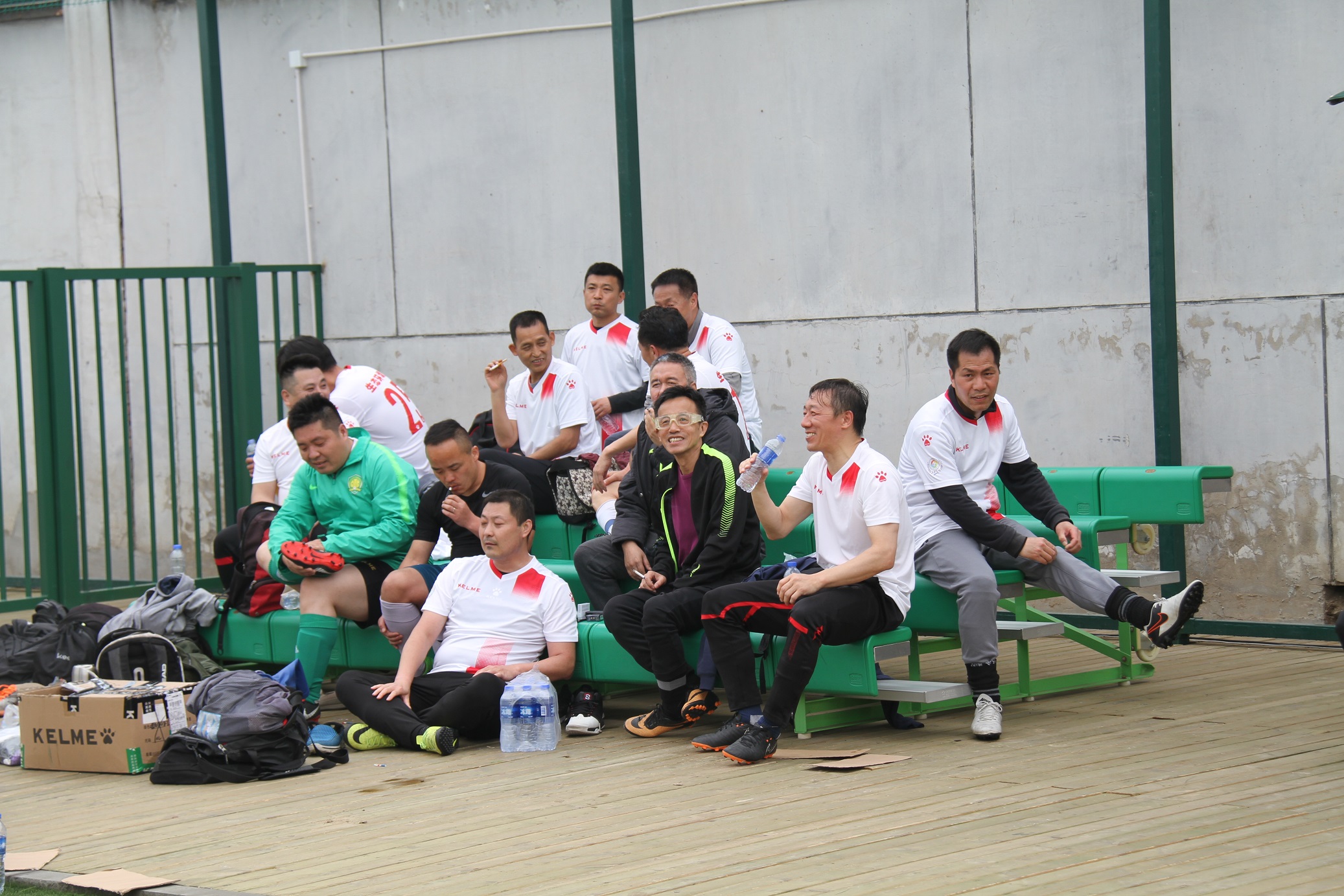 足球必须永不言弃,足球人间好时光