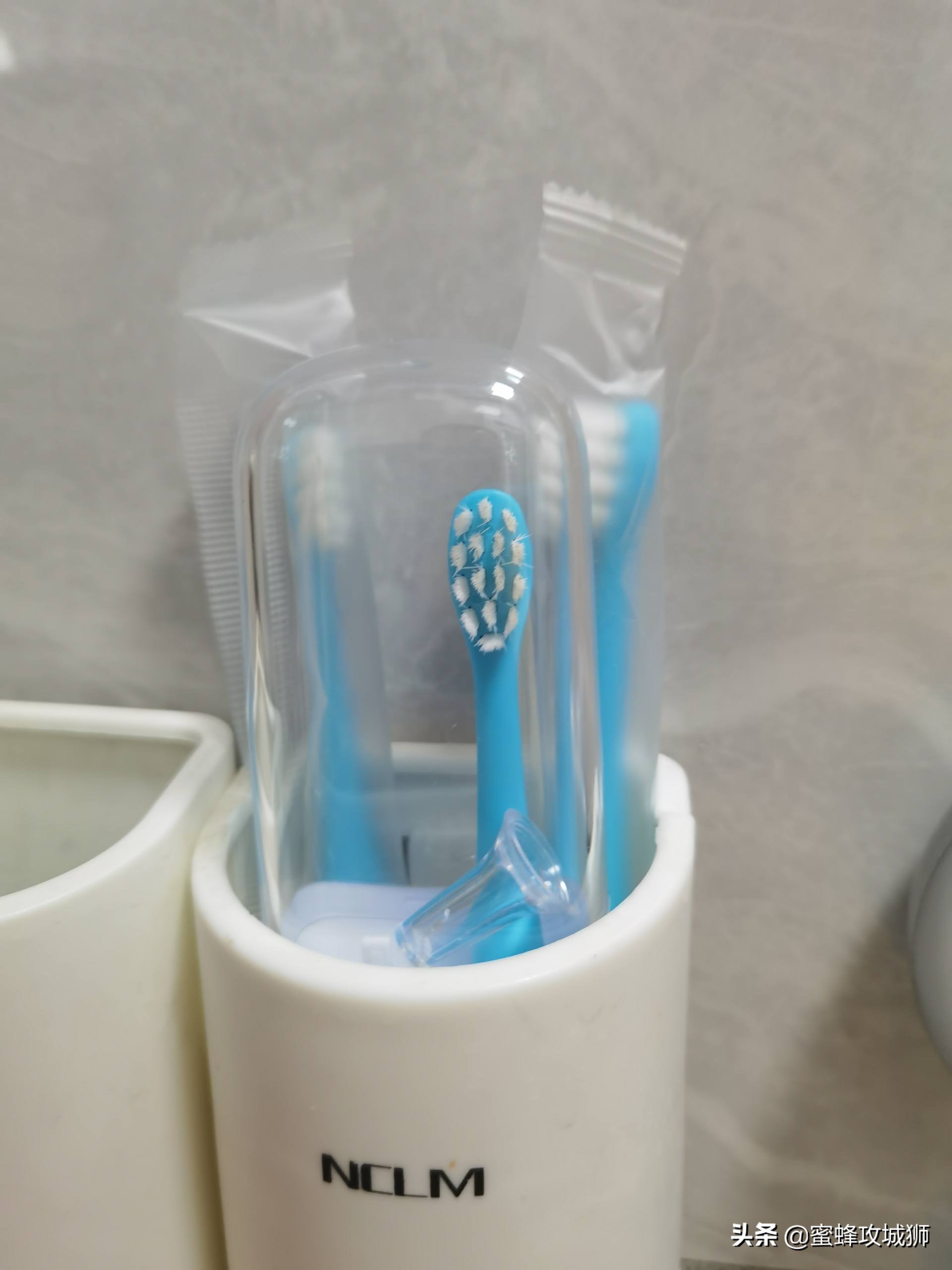 孩子牙齿问题多怎么挑选儿童牙刷,小孩的牙齿柔弱儿童牙刷如何选择