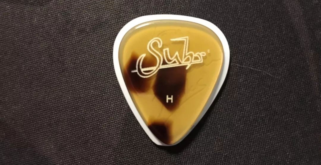 这么贵一片的吉他拨片，是交智商税还是确实能改善音色？