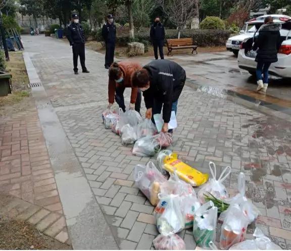 “解除隔离啦！谢谢你们！”14天的温暖守护！我们在一起！