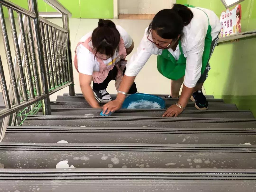 师爱如蜜，用心铺开童话之路，格林童话幼儿园喜迎开学季