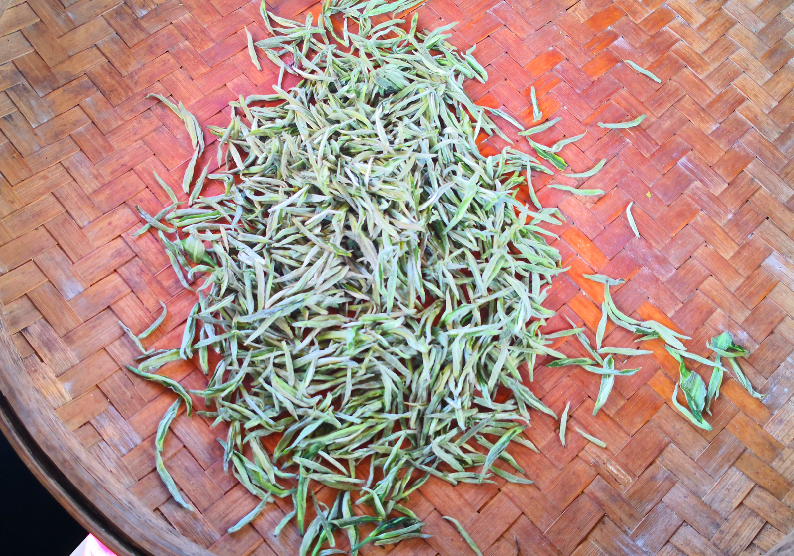 自炒茶叶纯天然,云南茶传统柴火手工炒茶