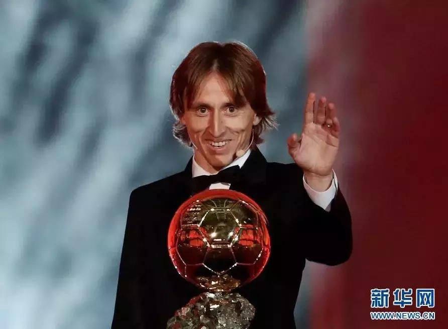 防空洞里踢出来的金球奖新人他只有一个爱好：踢球