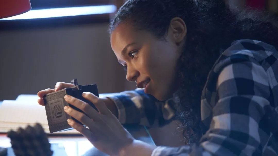 密室逃脱出来才是真正的密室逃脱,类似密室逃生的电影