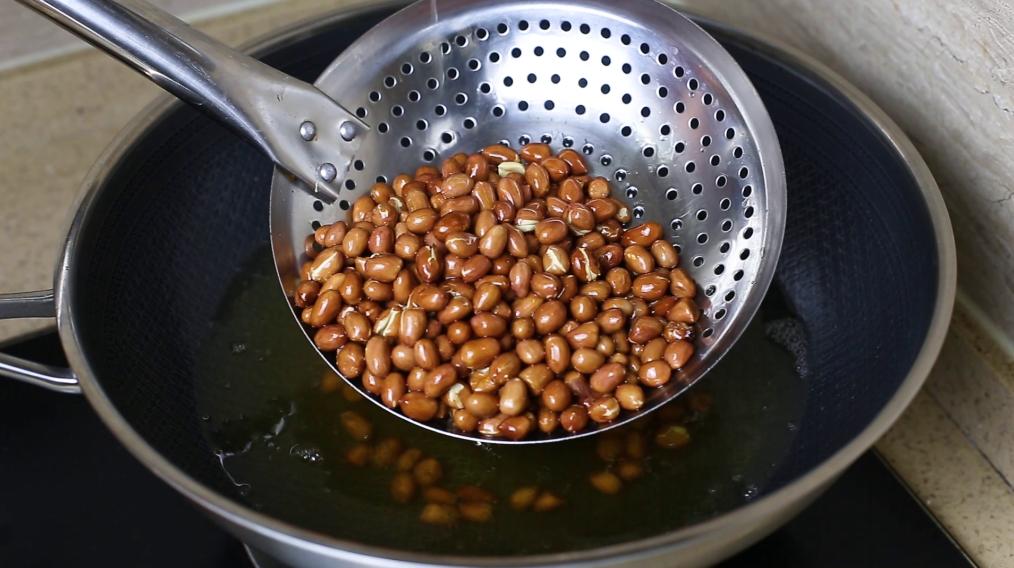 老醋泡花生米的做法大厨教你做,醋泡花生米的最简单的做法