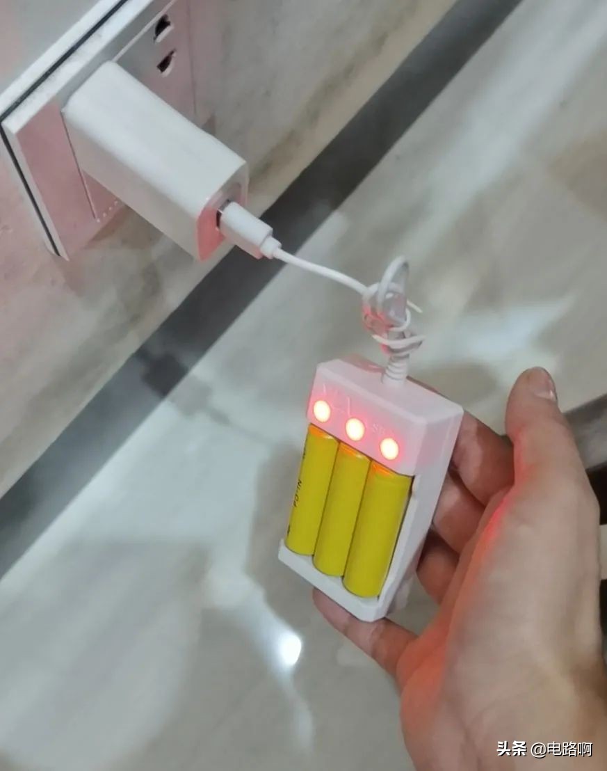 充电宝电路板电池拆解,24v锂电充电器拆解