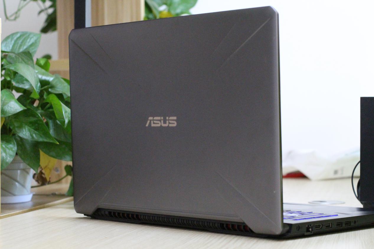 华硕飞行堡垒6测评,华硕飞行堡垒61060版测评