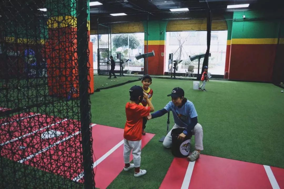 酷炫!圈粉成都娃的这些“贵族运动”到底“贵”在哪?