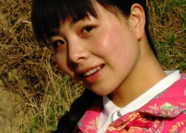 农村土丫头王二妮近照 (旧版的王二妮视频)