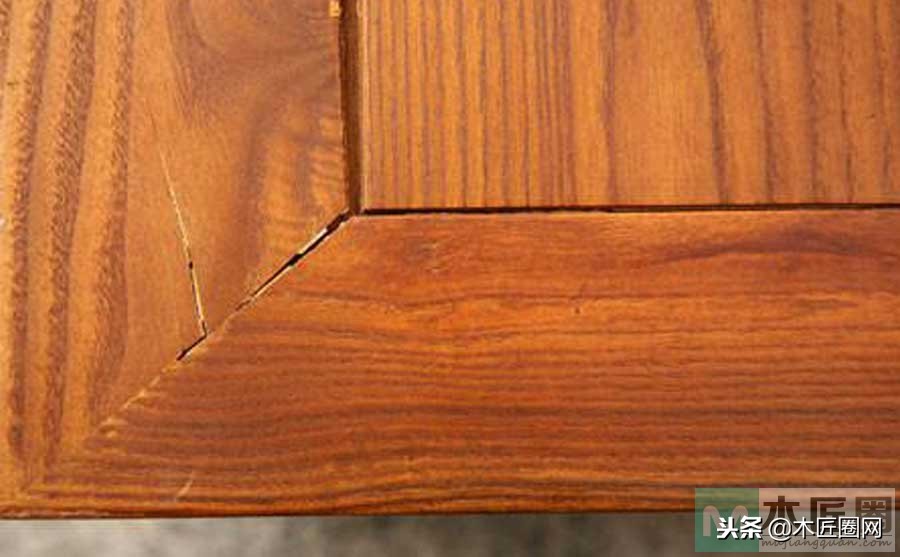 红木家具为什么会出现裂痕,红木家具细小裂痕可以用502吗