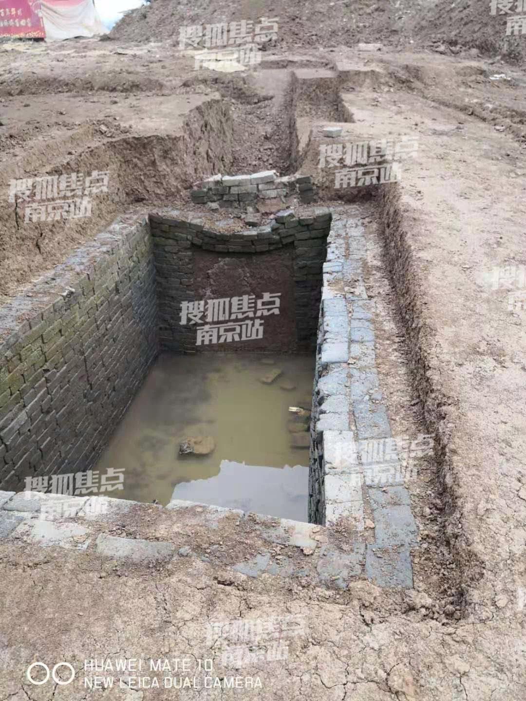 鍗椾含鏉挎ˉ宸ュ湴鍙ゅ,鍛ㄥ彛浜屾澘妗ュ彂鐜颁簡鍙ゅ