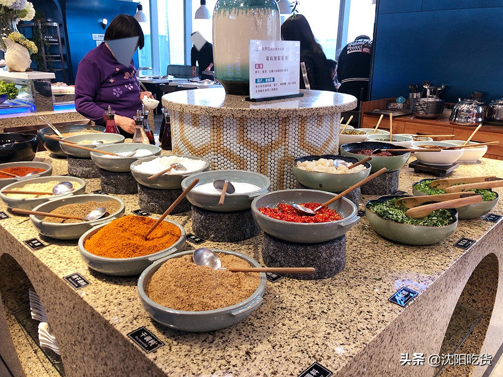 人山人海自助餐,人山人海自助烤肉甲鱼