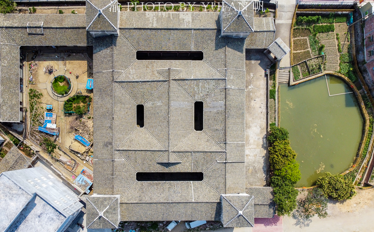 广东新晋网红建筑，俯瞰如同笑脸，实为130年前建的世界球王故居